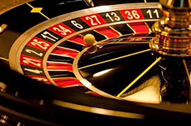 free photos of standing roulette wheel